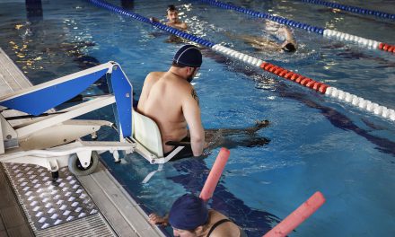 Riabilitazione in acqua, i volontari di Vitersport