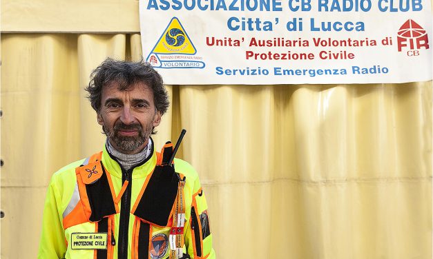 Volontari della Croce Rossa Italiana e  Protezione civile