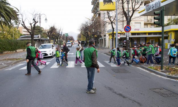 Assistenza sociale, dalla periferia a scuola