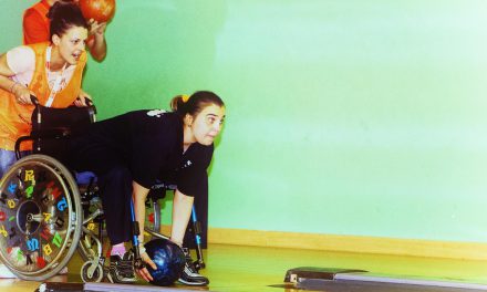 Assistenza disabili, una serata al bowling