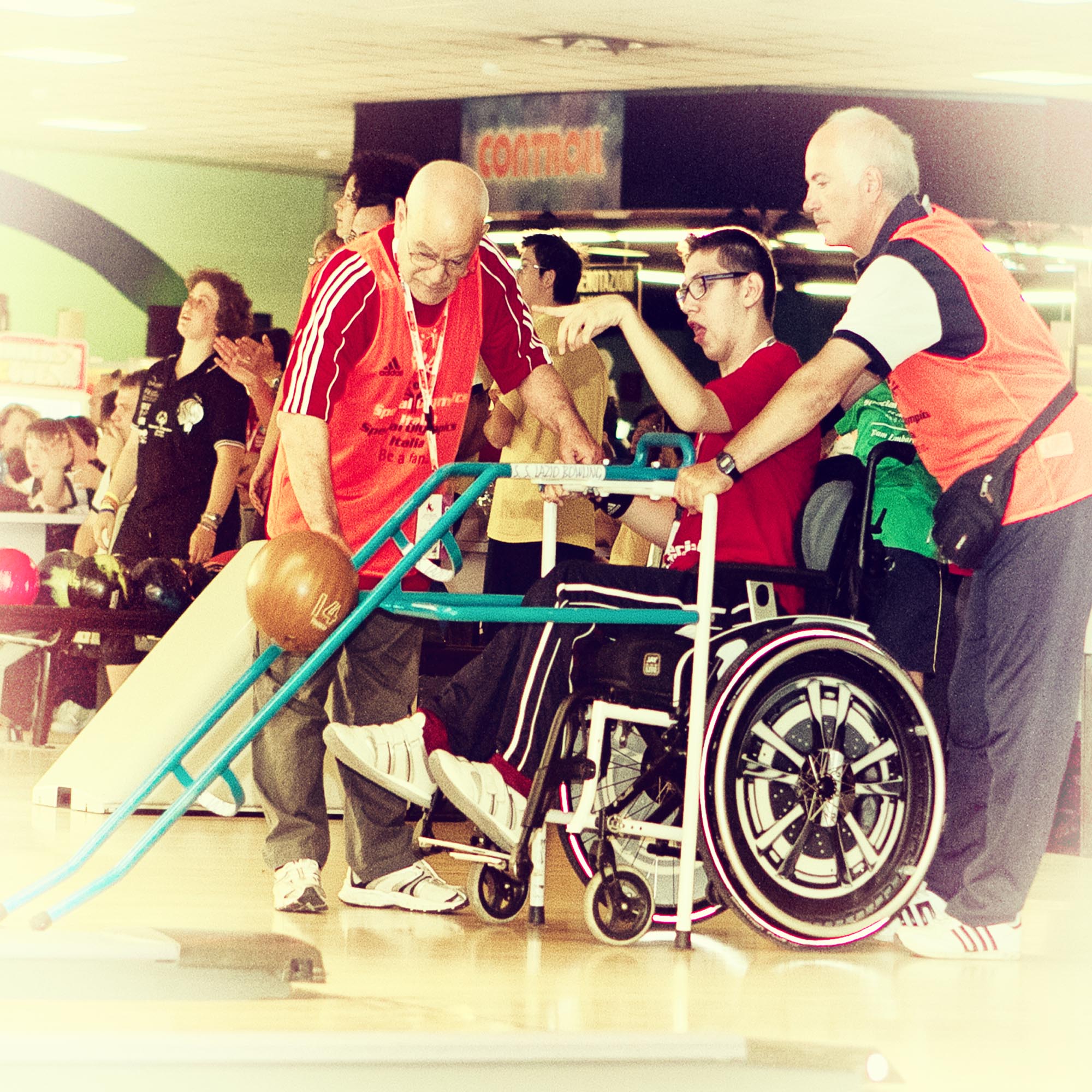 0332S sport lombardia03 - Assistenza disabili, una serata al bowling