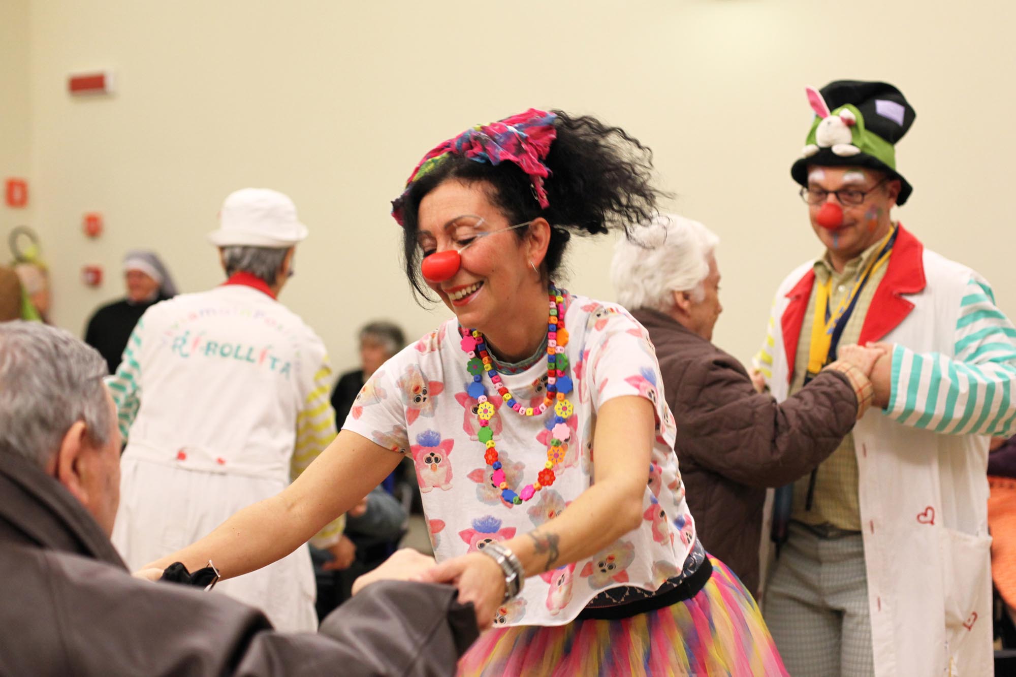 0384P1 ass.sociale toscana10 - Associazione clown di corsia, viviamo in positivo