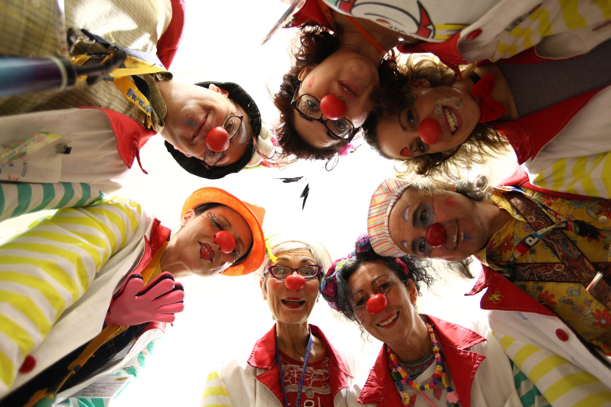 0384P1 ass.sociale toscana14 - Associazione clown di corsia, viviamo in positivo