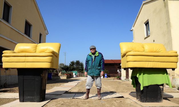 Calamità naturali, gli angeli del fango