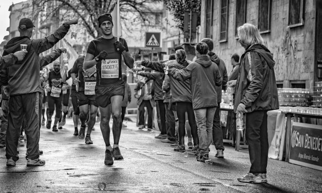 Volontari della maratona a Firenze