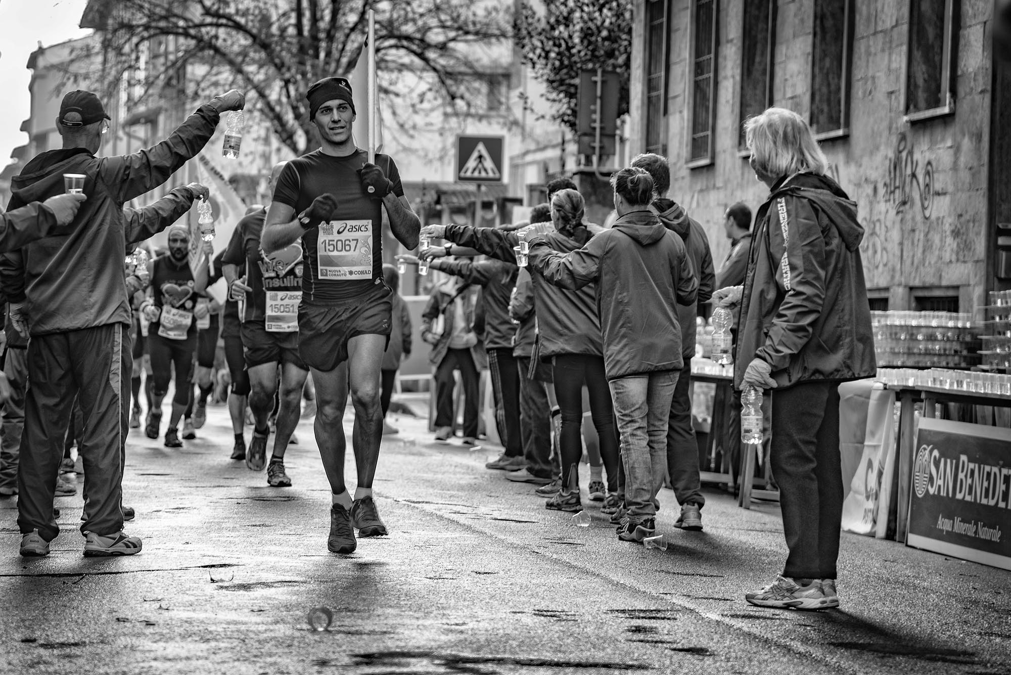0472P1 sport toscana02 - Volontari della maratona a Firenze