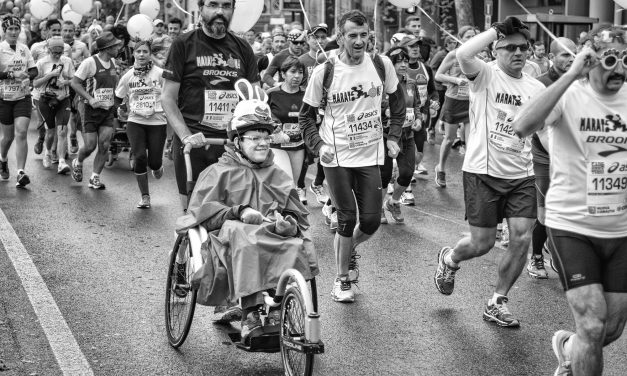 Volontari della maratona a Firenze