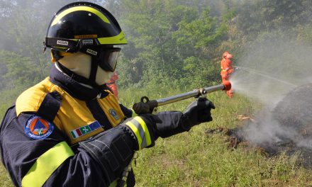 Intervento sull’incendio boschivo, una giornata infuocata