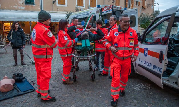 Esercitazione di primo soccorso, demo in piazza