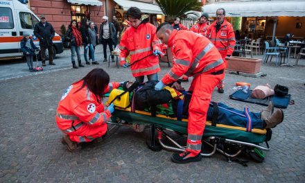 Esercitazione di primo soccorso, demo in piazza